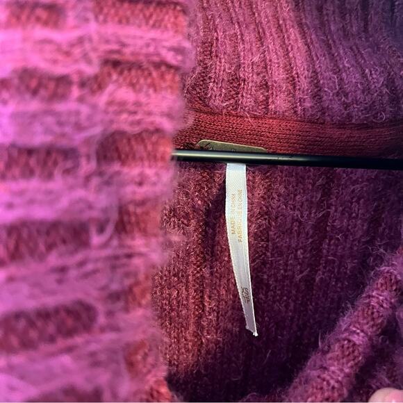 Free People Fuchsia Mulberry Turtleneck Sweater Oversized Pullover Womens XS - Picture 9 of 11